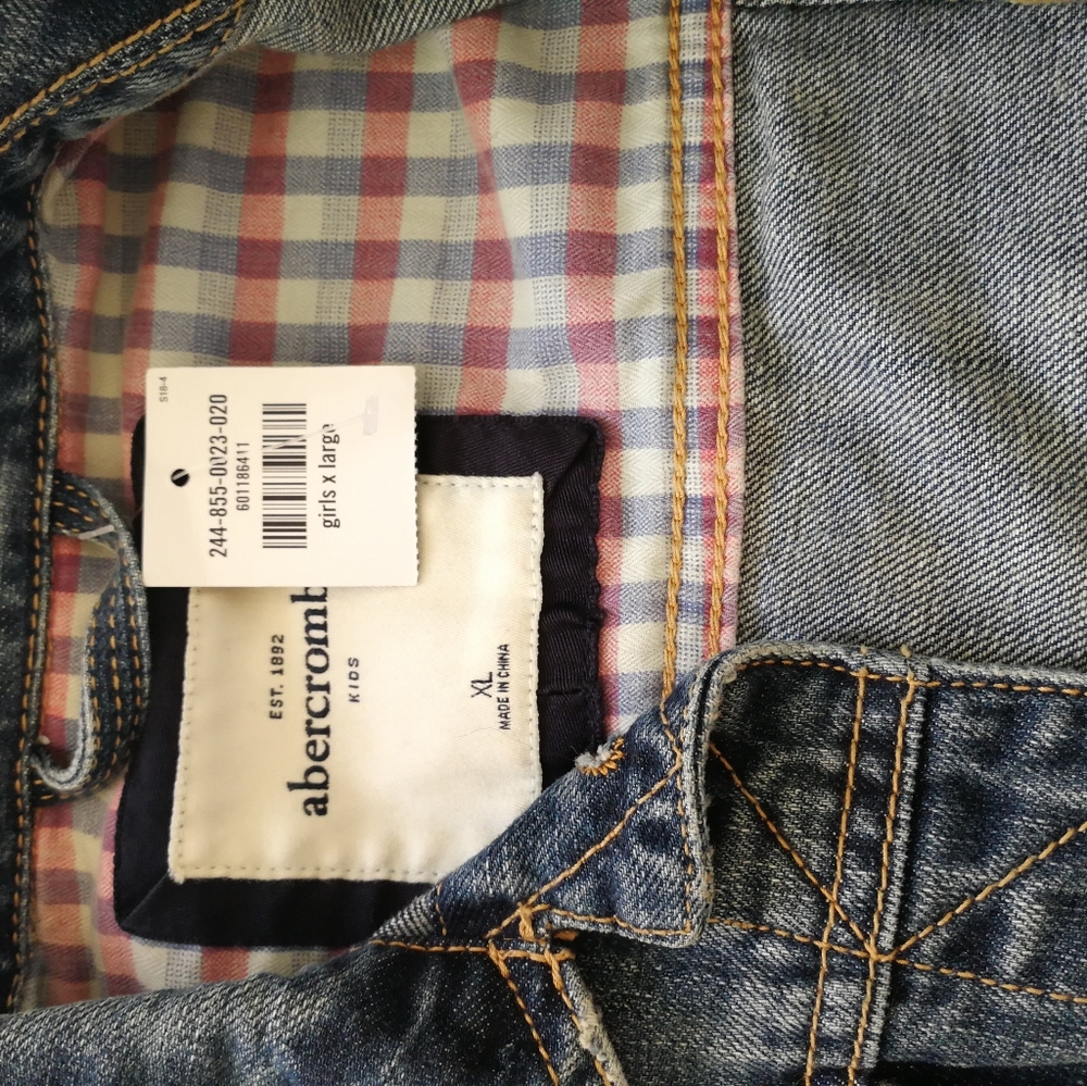 NWT Abercrombie women denim jacket